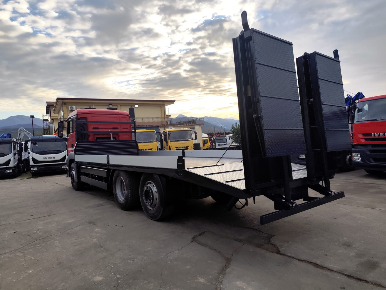 Dropside/ Flatbed truck MAN TGS 26.440: picture 14