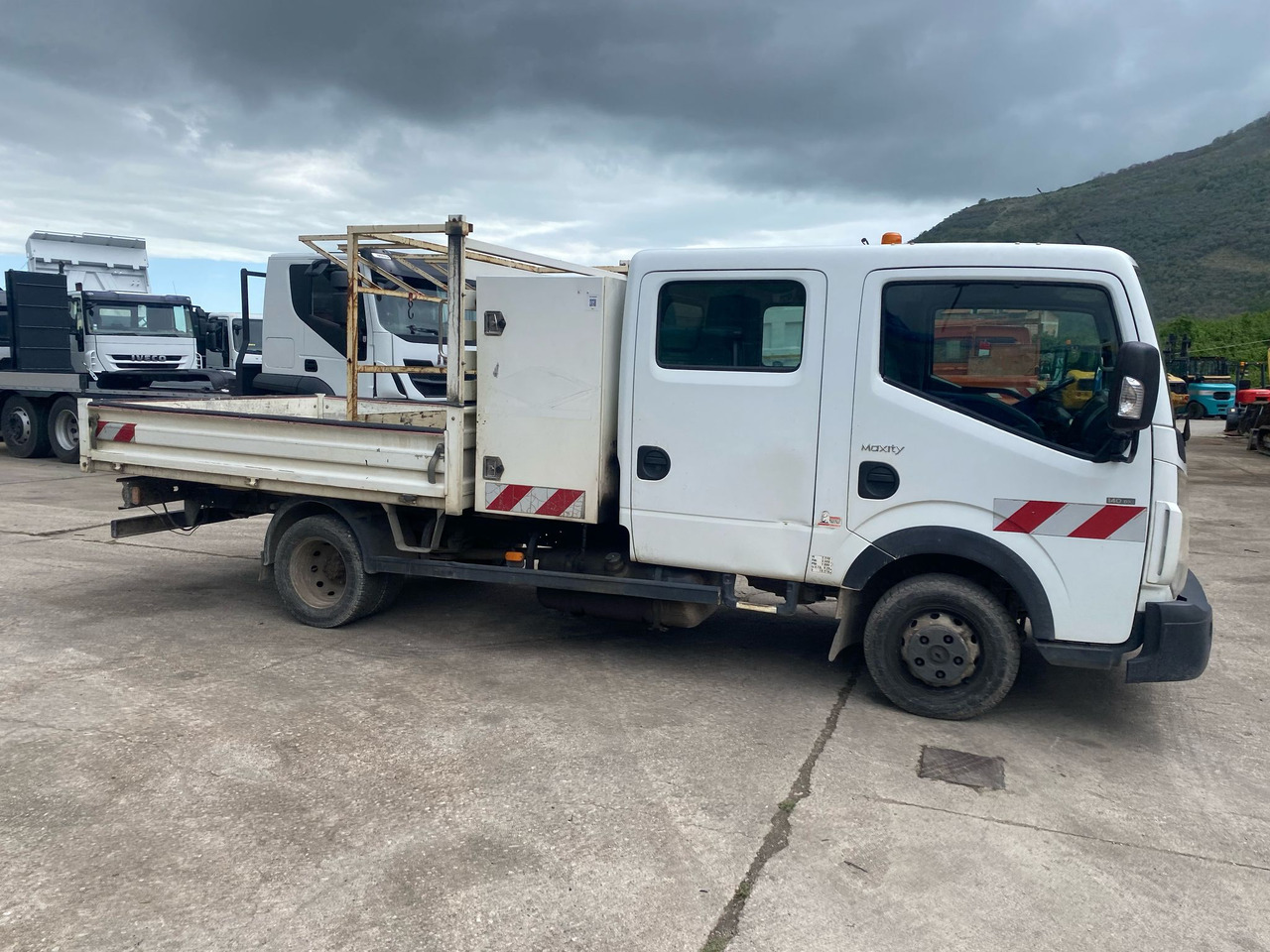 Dropside/ Flatbed truck RENAULT MAXITY 140 DXI: picture 6