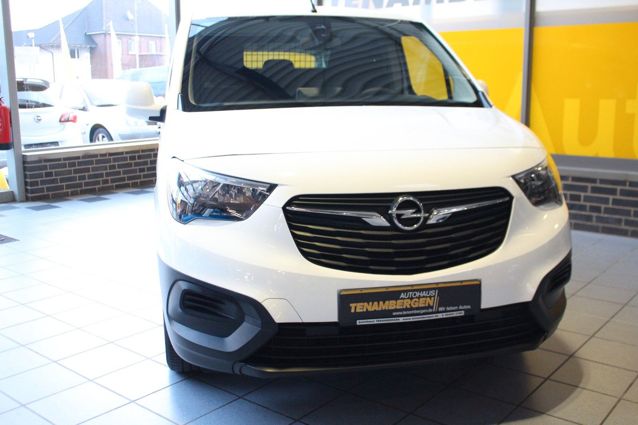 Opel Combo E Cargo 3.Sitze Klima Bluetooth Durchlade - Small van: picture 3 Opel Combo E Cargo 3.Sitze Klima Bluetooth Durchlade - Small van: picture 3