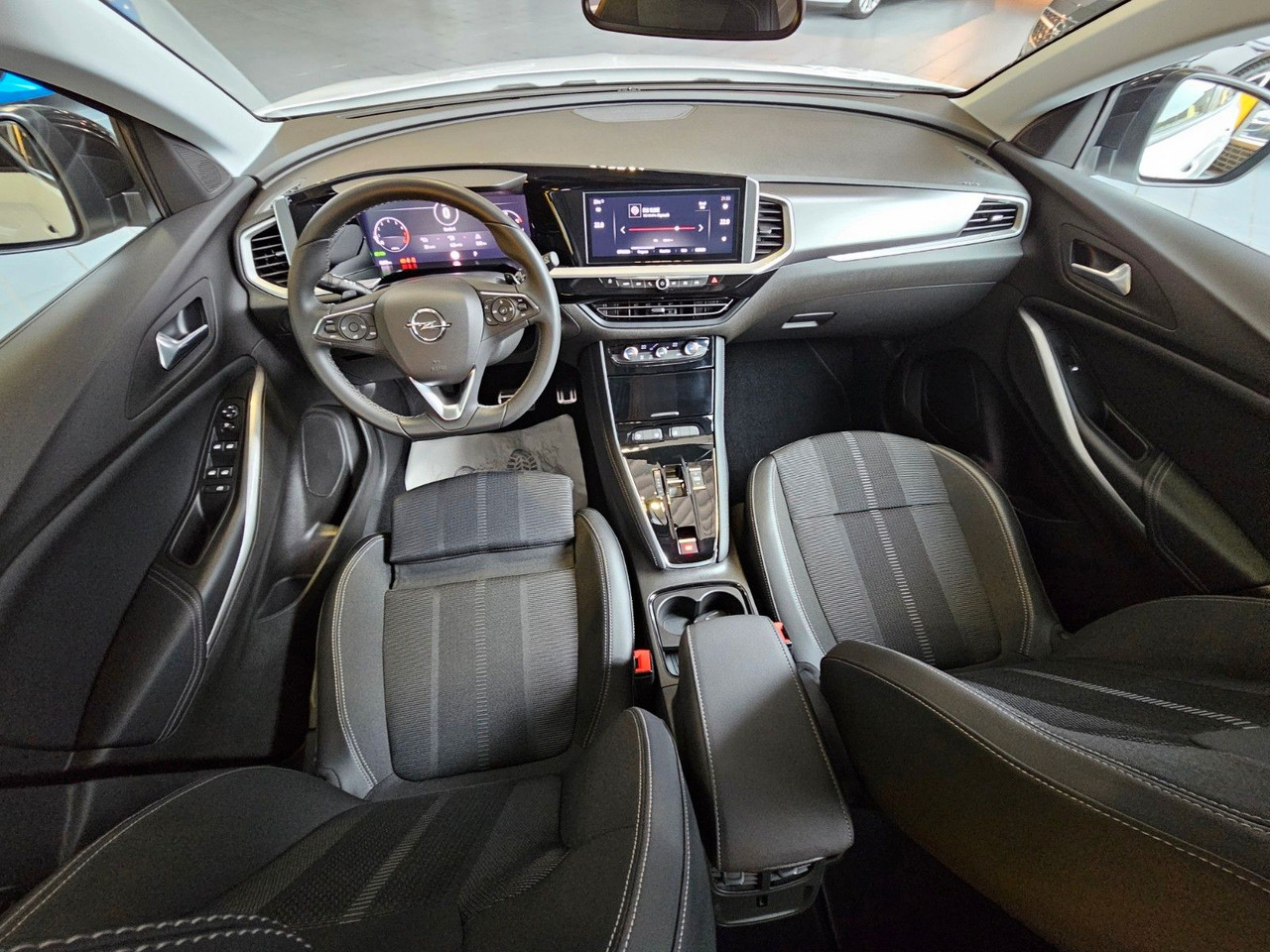 Opel Grandland Elegance AT-8 Navi Kamera LED - SUV: picture 5 Opel Grandland Elegance AT-8 Navi Kamera LED - SUV: picture 5