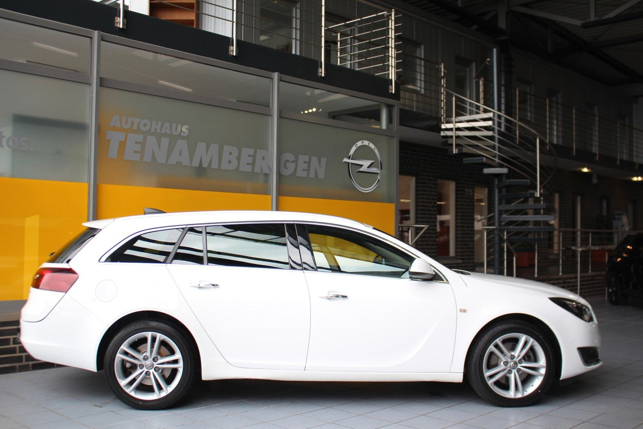 Opel Insignia A Business Innovation 4x4 Leder AHK ACC - Station wagon: picture 3 Opel Insignia A Business Innovation 4x4 Leder AHK ACC - Station wagon: picture 3