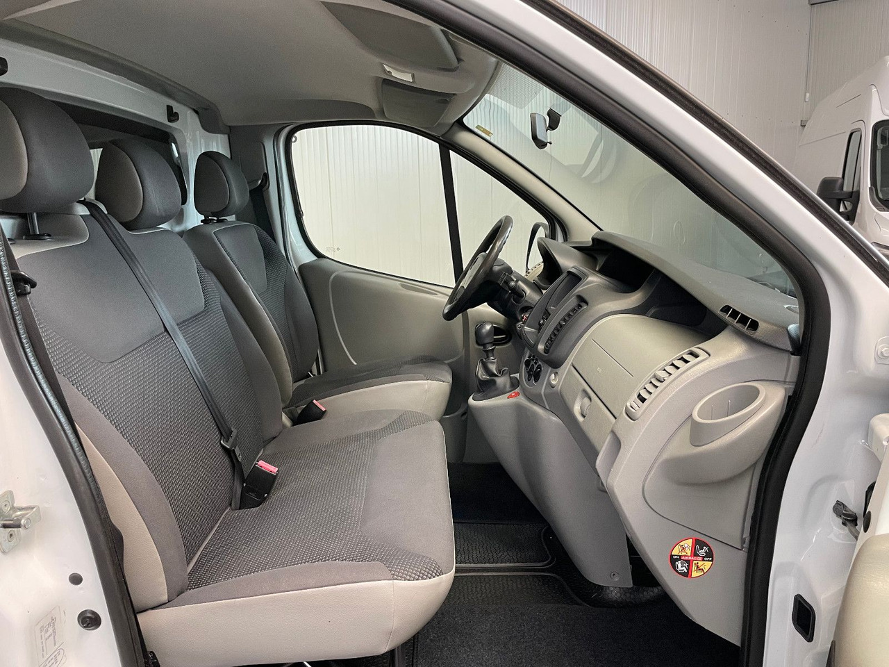 Opel Vivaro Kasten L2H1 2,9t Tüv Scheckheft Klima AHK - Small van: picture 5 Opel Vivaro Kasten L2H1 2,9t Tüv Scheckheft Klima AHK - Small van: picture 5