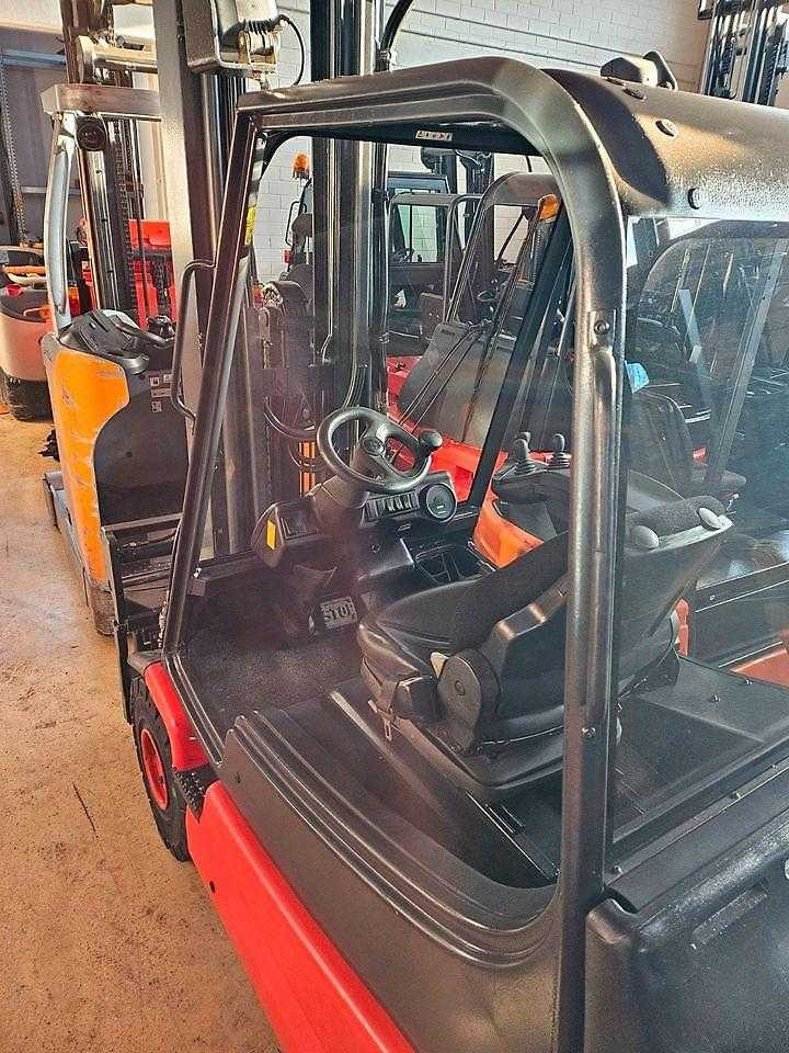 Linde E25 - Electric forklift: picture 5 Linde E25 - Electric forklift: picture 5