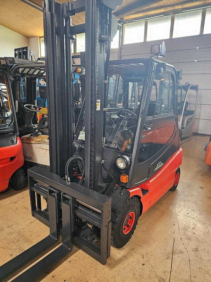 Linde E25S-03 - Electric forklift: picture 2 Linde E25S-03 - Electric forklift: picture 2