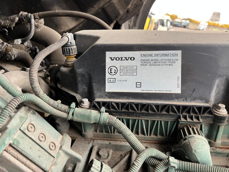 Volvo D11K450 - Engine: picture 3 Volvo D11K450 - Engine: picture 3