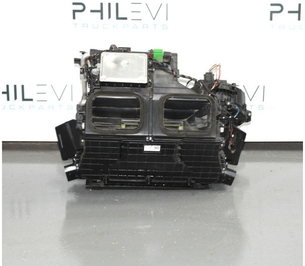 DAF XF106 Kachelhuis 2154534 - Blower motor for Truck: picture 1 DAF XF106 Kachelhuis 2154534 - Blower motor for Truck: picture 1