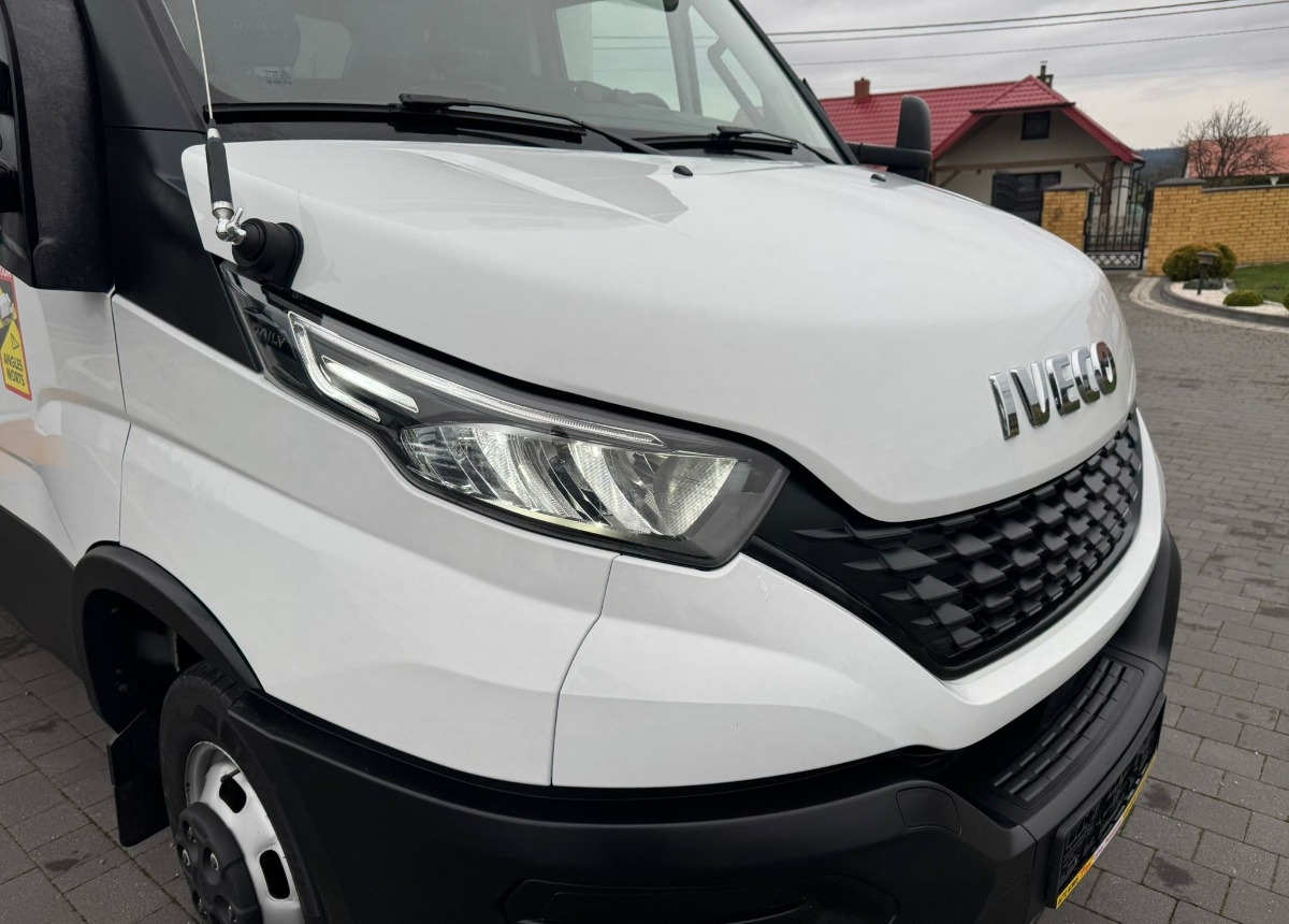 Curtain side van Iveco 50C18 DMC 3500kg. 15 europalet Salonowy I właściciel Iveco 3.0180ps 350kg. Salonowe Serwisowane: picture 10 Curtain side van Iveco 50C18 DMC 3500kg. 15 europalet Salonowy I właściciel Iveco 3.0180ps 350kg. Salonowe Serwisowane: picture 10