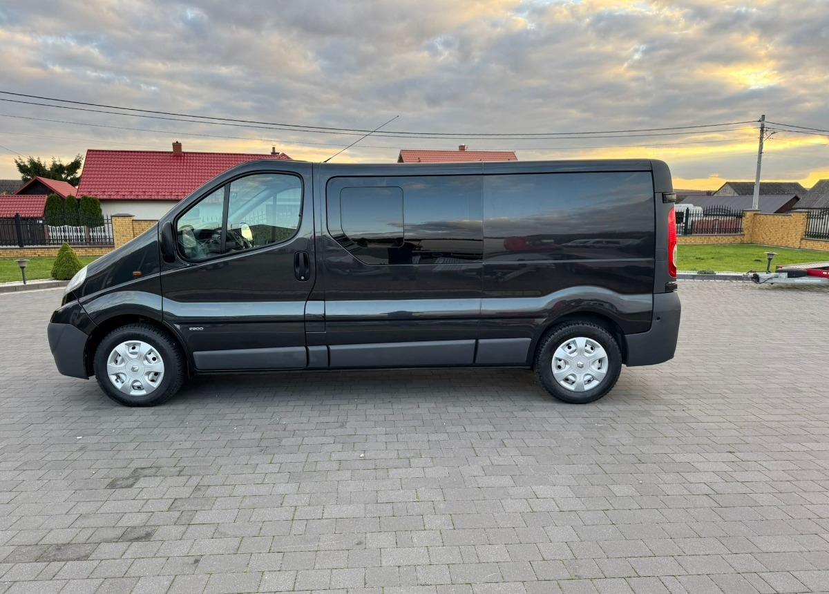 Opel Vivaro Doka Long 2.5 150 ps. L2 H1 - Combi van: picture 2 Opel Vivaro Doka Long 2.5 150 ps. L2 H1 - Combi van: picture 2