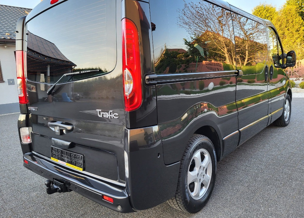 Opel Vivaro - Minibus, Passenger van: picture 4 Opel Vivaro - Minibus, Passenger van: picture 4