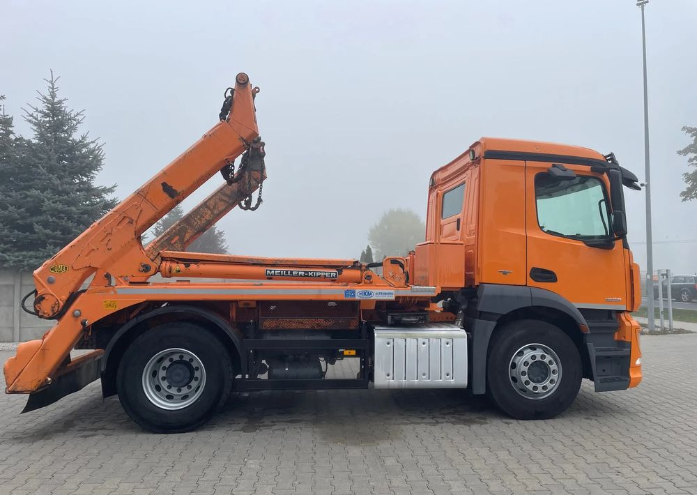 Mercedes-Benz ANTOS 1833 BRAMOWIEC, MILLER - Skip loader truck: picture 4 Mercedes-Benz ANTOS 1833 BRAMOWIEC, MILLER - Skip loader truck: picture 4