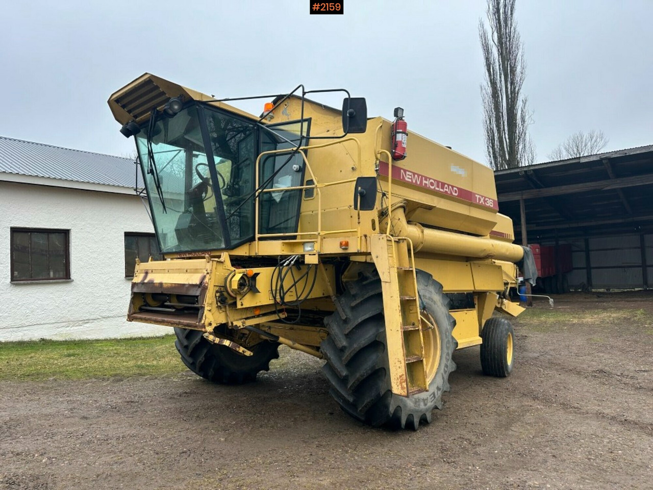 Combine harvester New Holland TX36 20 ft header with wagon (see video) - Combine harvester: picture 1 Combine harvester New Holland TX36 20 ft header with wagon (see video) - Combine harvester: picture 1