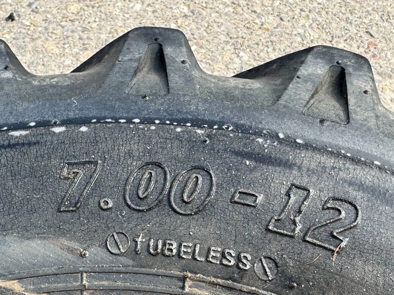 Giant Banden met velg 7.00-12 - Tire: picture 3 Giant Banden met velg 7.00-12 - Tire: picture 3