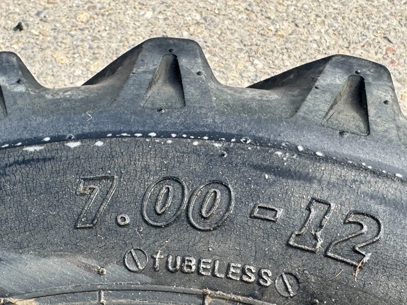 Giant Banden met velg 7.00-12 - Tire: picture 4 Giant Banden met velg 7.00-12 - Tire: picture 4