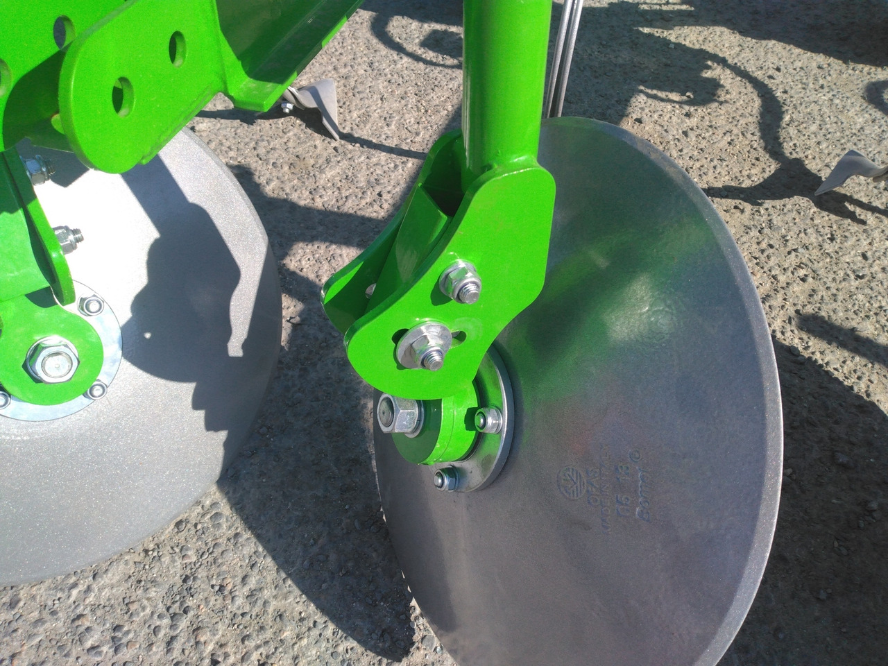 BOMET Butteuse à disques 2 rangs NEMBUS - Soil tillage equipment: picture 5 BOMET Butteuse à disques 2 rangs NEMBUS - Soil tillage equipment: picture 5