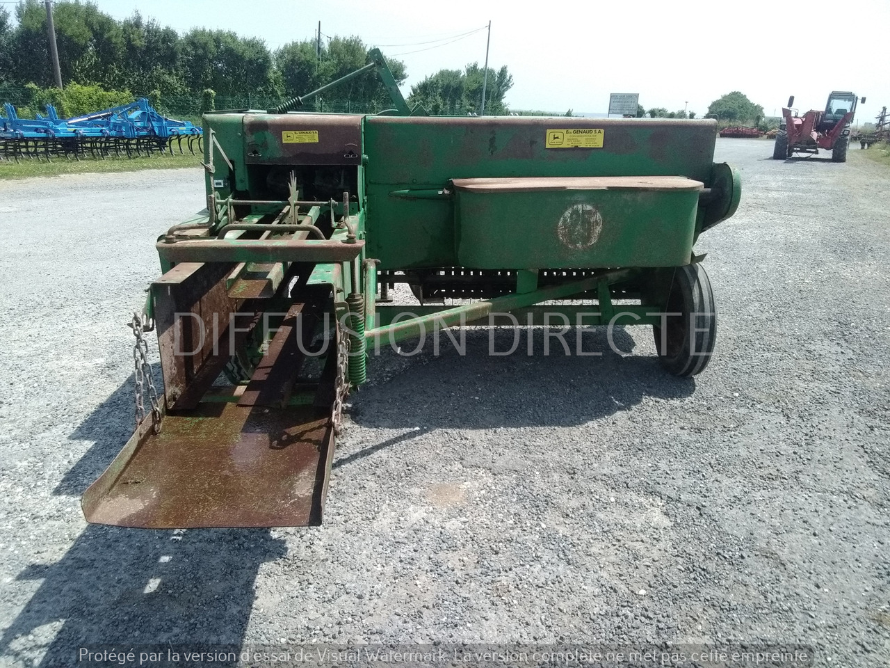JOHN DEERE PRESSE MOYENNE DENSITE 332 - Square baler: picture 3 JOHN DEERE PRESSE MOYENNE DENSITE 332 - Square baler: picture 3