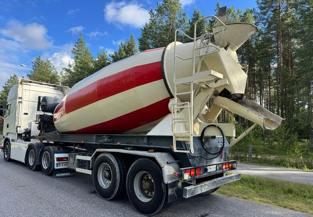 Liebherr12m3 - Concrete mixer semi-trailer: picture 2 Liebherr12m3 - Concrete mixer semi-trailer: picture 2
