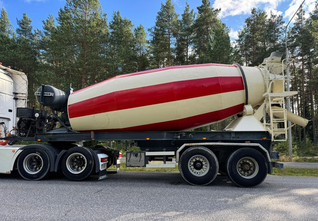 Liebherr12m3 - Concrete mixer semi-trailer: picture 1 Liebherr12m3 - Concrete mixer semi-trailer: picture 1