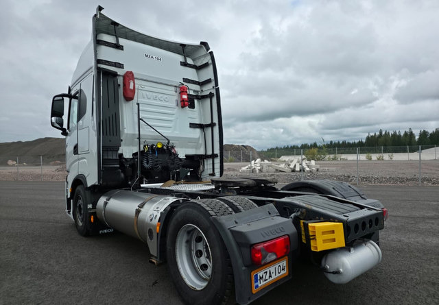 IvecoS-Way 460 4x2 LNG / LBG - Tractor unit: picture 3 IvecoS-Way 460 4x2 LNG / LBG - Tractor unit: picture 3