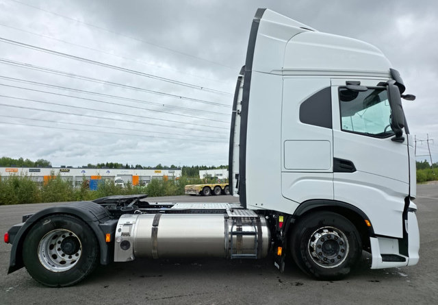 IvecoS-Way 460 4x2 LNG / LBG - Tractor unit: picture 5 IvecoS-Way 460 4x2 LNG / LBG - Tractor unit: picture 5