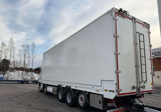 VolvoFH16 750 10x4 - Box truck: picture 3 VolvoFH16 750 10x4 - Box truck: picture 3