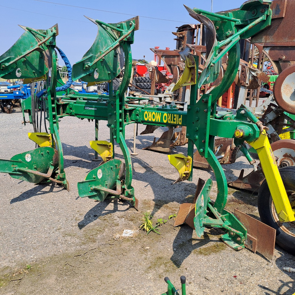 ARATRO TRIVOMERE MORO - Plow: picture 3 ARATRO TRIVOMERE MORO - Plow: picture 3