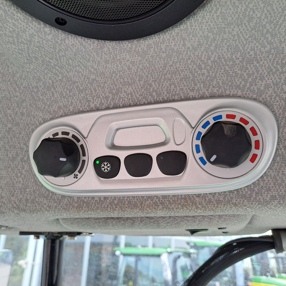 Farm tractor DEUTZ-FAHR 6135 CRV SHIFT: picture 12