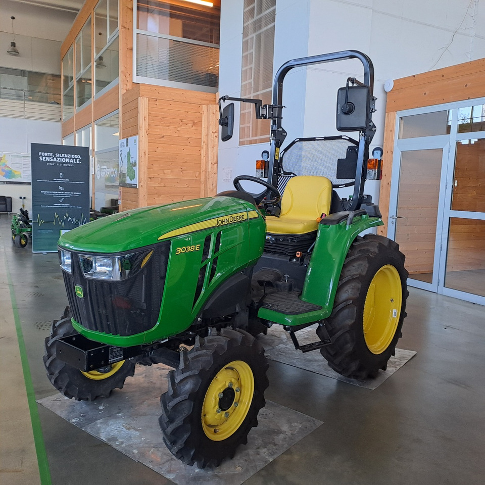 JOHN DEERE 3038E COMPATTO - Farm tractor: picture 1 JOHN DEERE 3038E COMPATTO - Farm tractor: picture 1