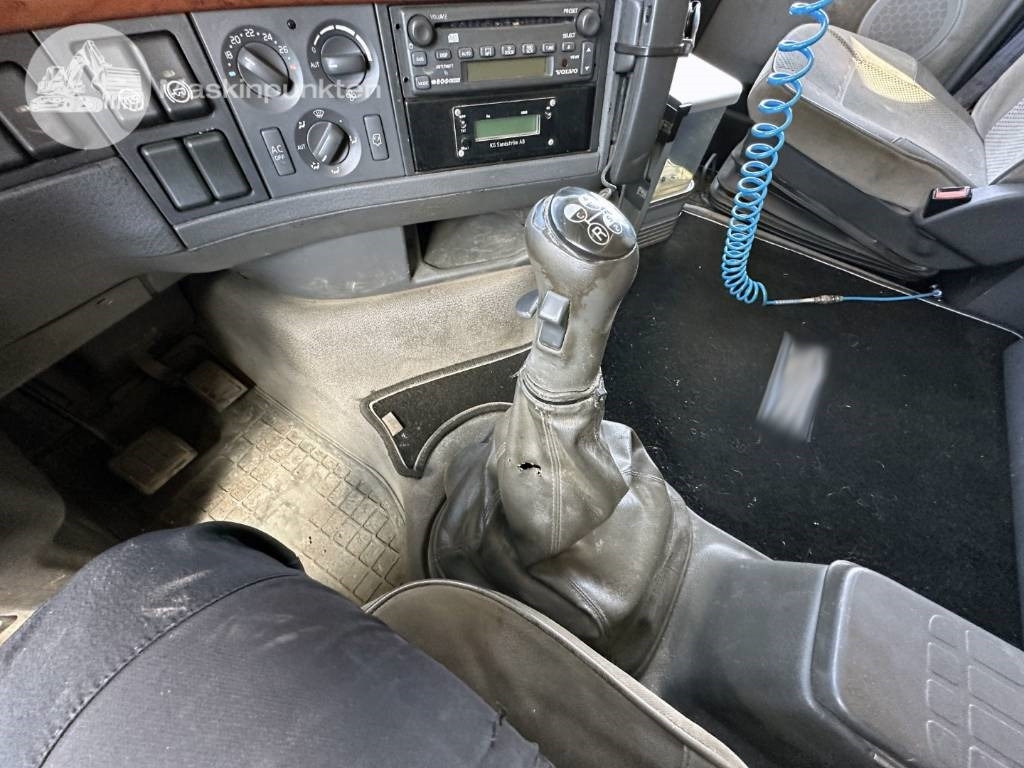 Tractor unit Volvo FH 12 460: picture 35