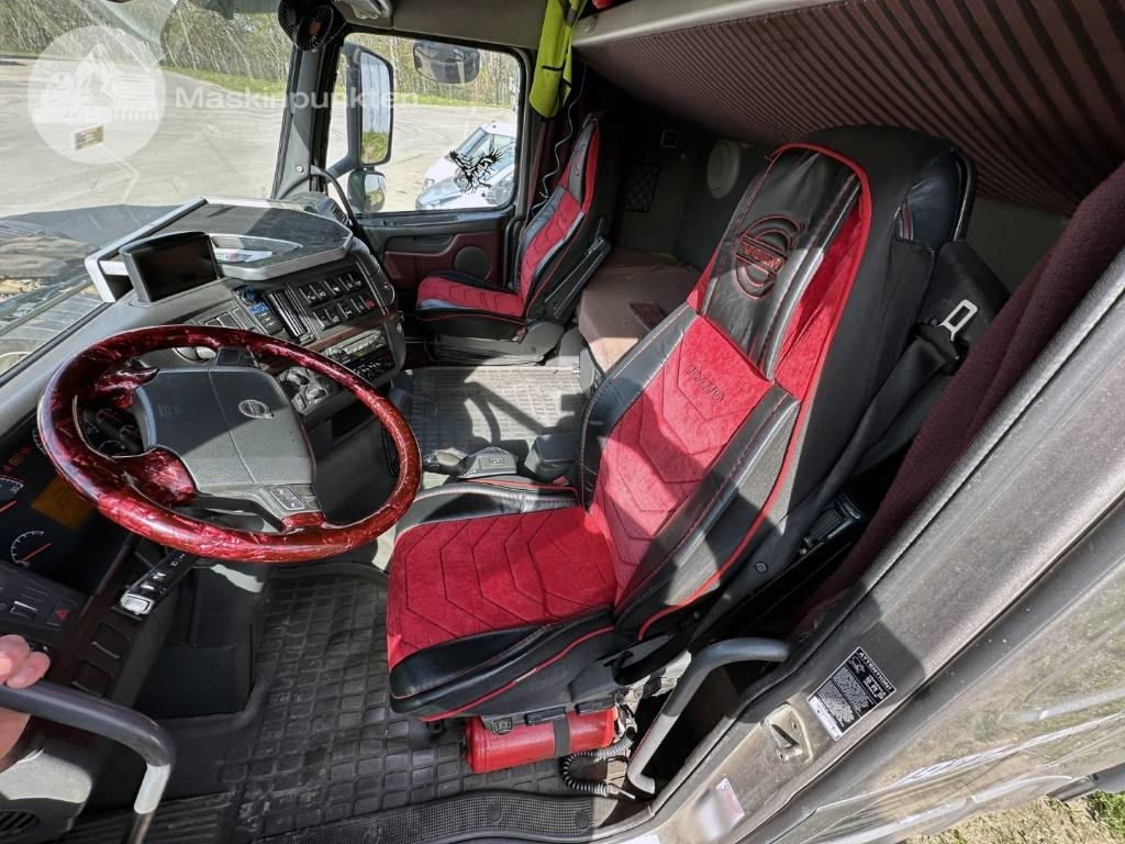 Tractor unit Volvo FH 480: picture 14