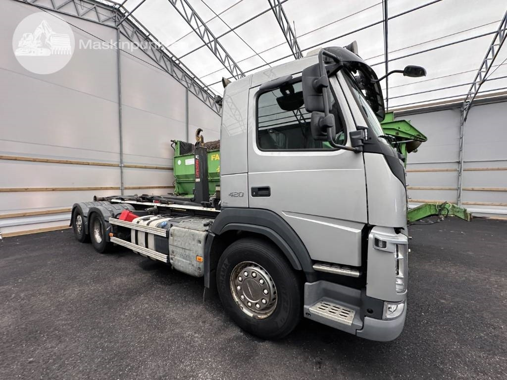 Volvo FM 420  - Hook lift truck: picture 2 Volvo FM 420  - Hook lift truck: picture 2