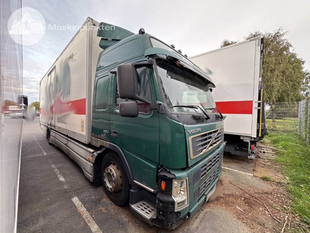 Volvo FM 9 300 - Box truck: picture 1 Volvo FM 9 300 - Box truck: picture 1