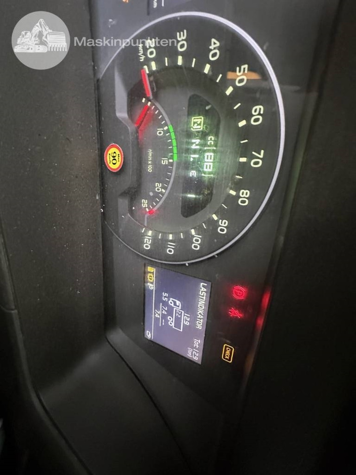 Tipper Volvo FMX 380: picture 25 Tipper Volvo FMX 380: picture 25