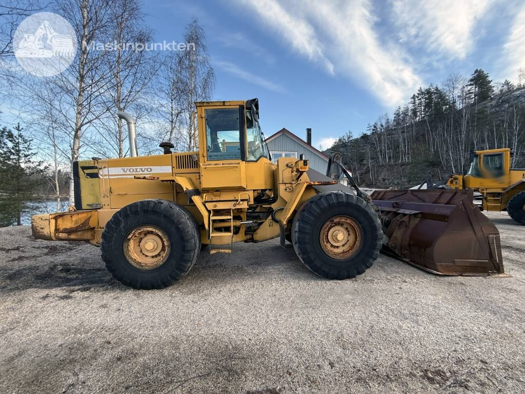Volvo L 120 C - Wheel loader: picture 1 Volvo L 120 C - Wheel loader: picture 1