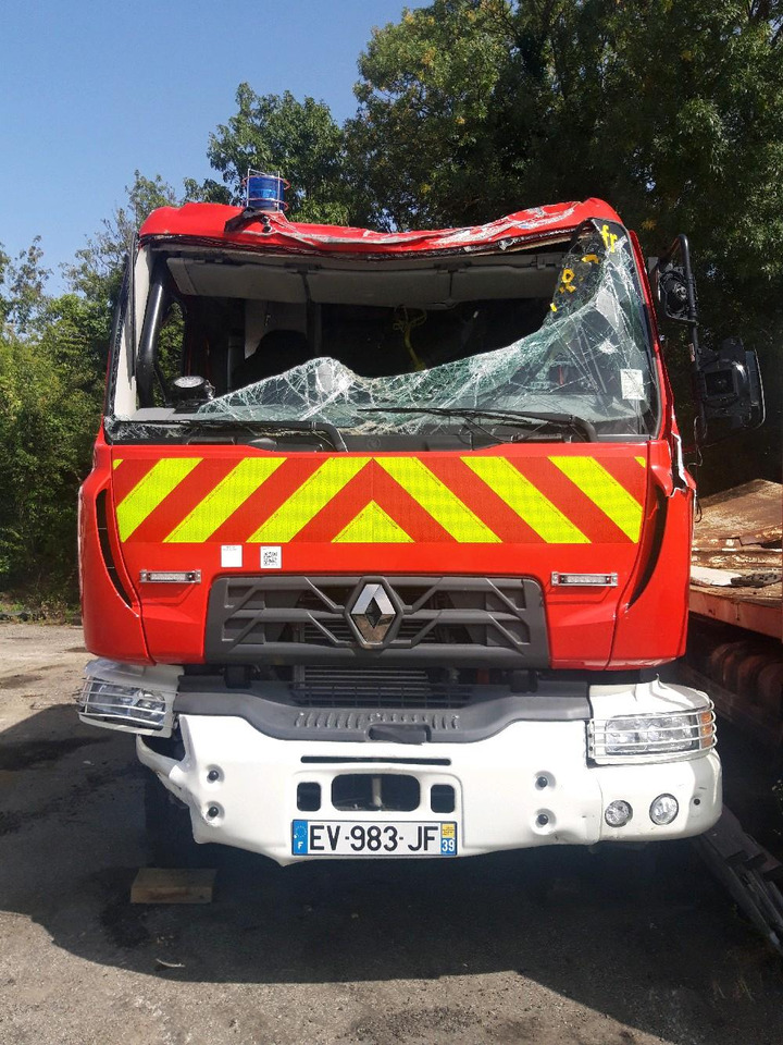 RENAULT D 4X4 TOUT-TERRAIN INCENDIE - Fire truck: picture 2 RENAULT D 4X4 TOUT-TERRAIN INCENDIE - Fire truck: picture 2