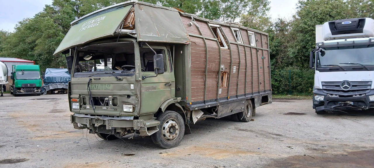 Horse truck RENAULT M180 PORTEUR BETAILLERE: picture 9