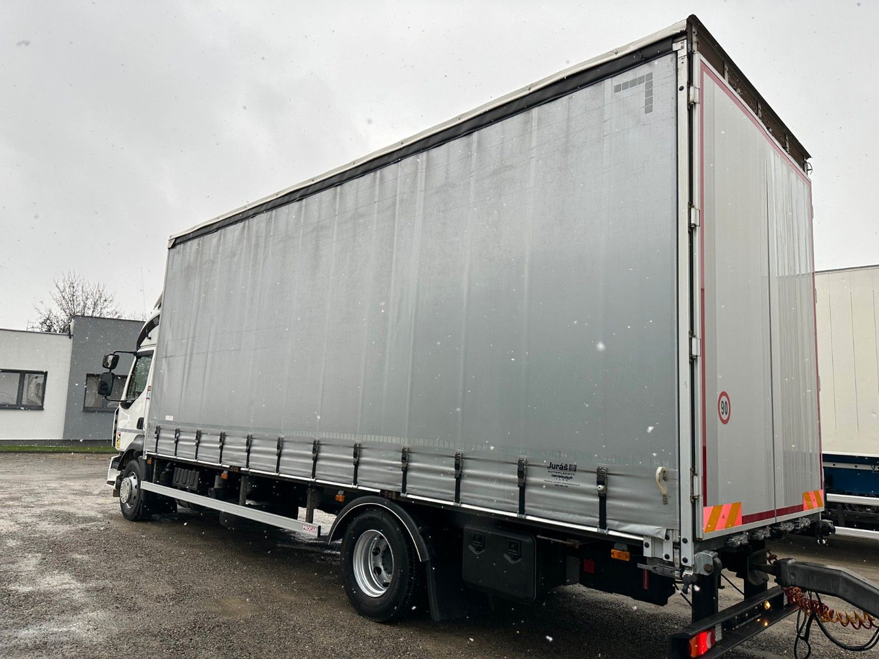 Renault D14 MANUAL AIR CONDITIONIG - Curtainsider truck: picture 4 Renault D14 MANUAL AIR CONDITIONIG - Curtainsider truck: picture 4