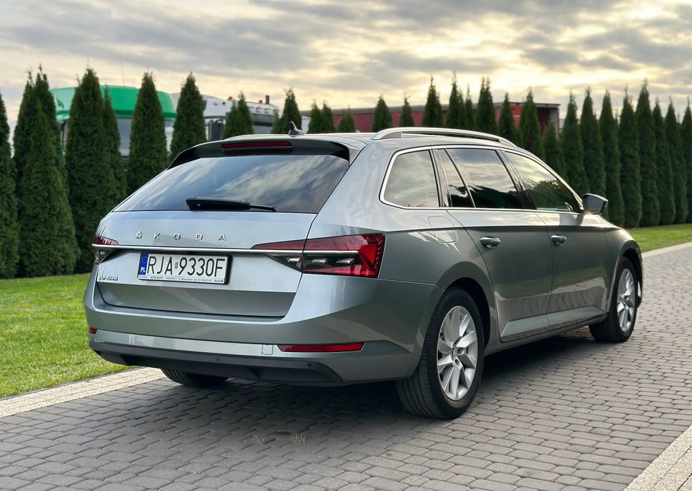 Skoda Superb 2.0 TDI SCR Style DSG - Station wagon: picture 5 Skoda Superb 2.0 TDI SCR Style DSG - Station wagon: picture 5