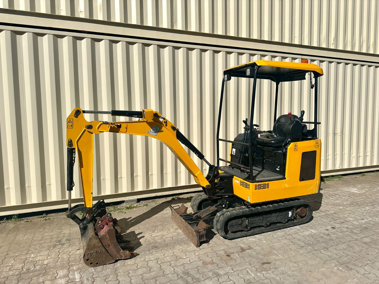 Mini excavator JCB 16C-1 /2020 BJ/943 BH/verbr. Laufwerk/3xLöffel: picture 1