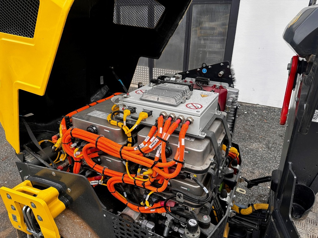 BOMAG DE BW 120 ADe-5 - Roller: picture 5 BOMAG DE BW 120 ADe-5 - Roller: picture 5