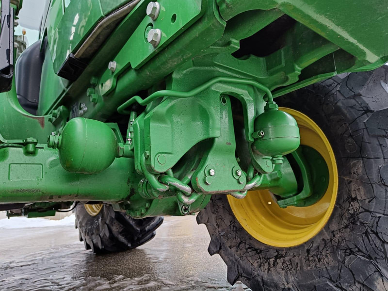 Farm tractor John Deere 6215R: picture 8