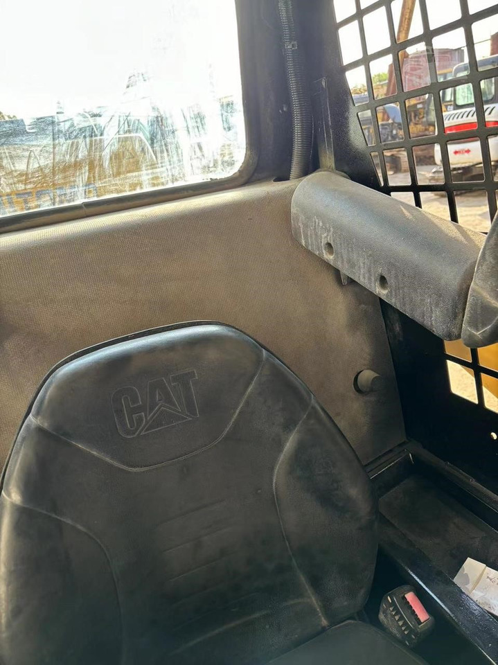 CATERPILLAR 226B - Skid steer loader: picture 4 CATERPILLAR 226B - Skid steer loader: picture 4