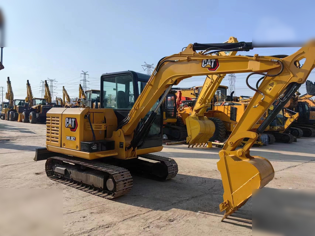 CATERPILLAR 305.5E2 - Mini excavator: picture 2 CATERPILLAR 305.5E2 - Mini excavator: picture 2