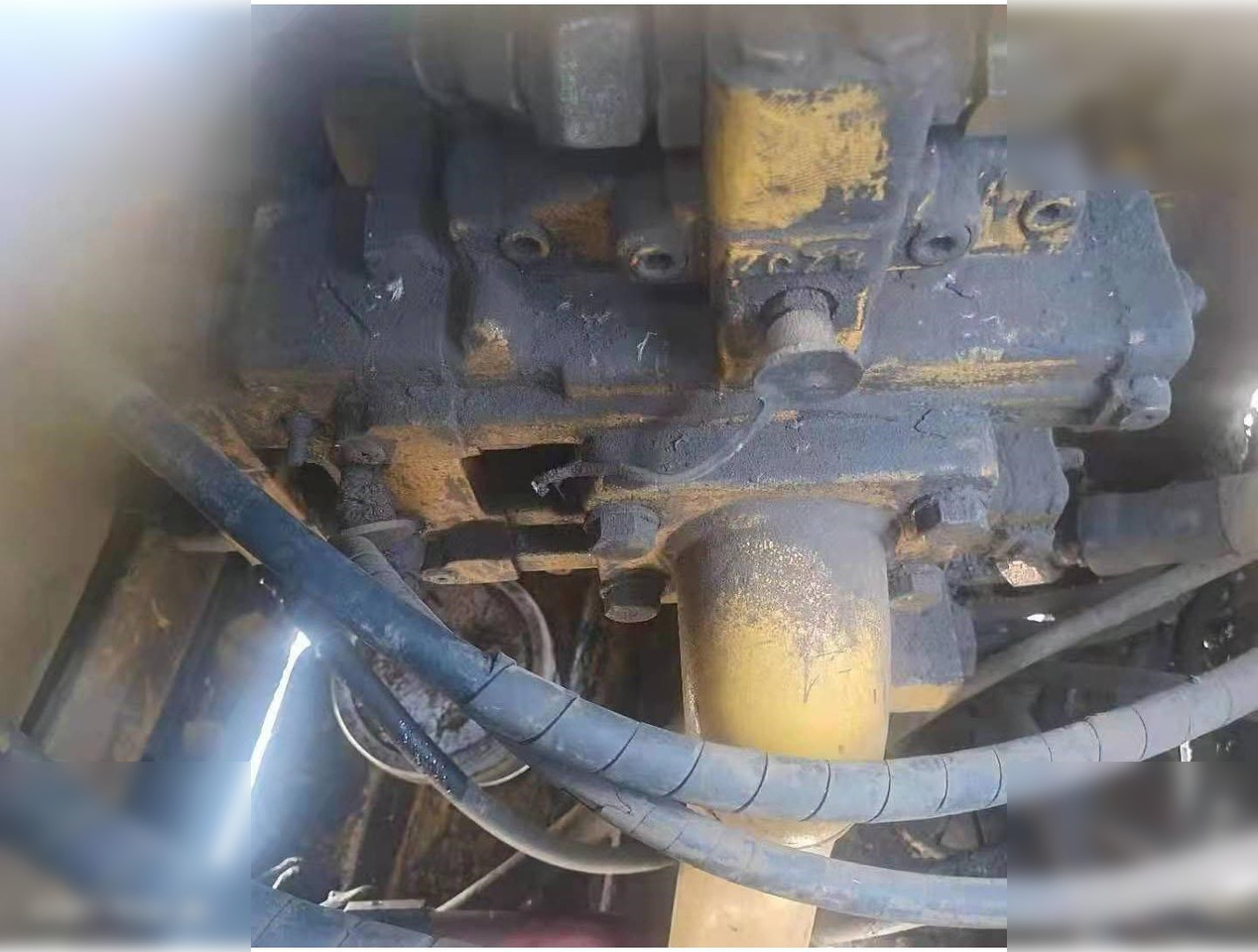 CATERPILLAR 320BL - Crawler excavator: picture 3 CATERPILLAR 320BL - Crawler excavator: picture 3