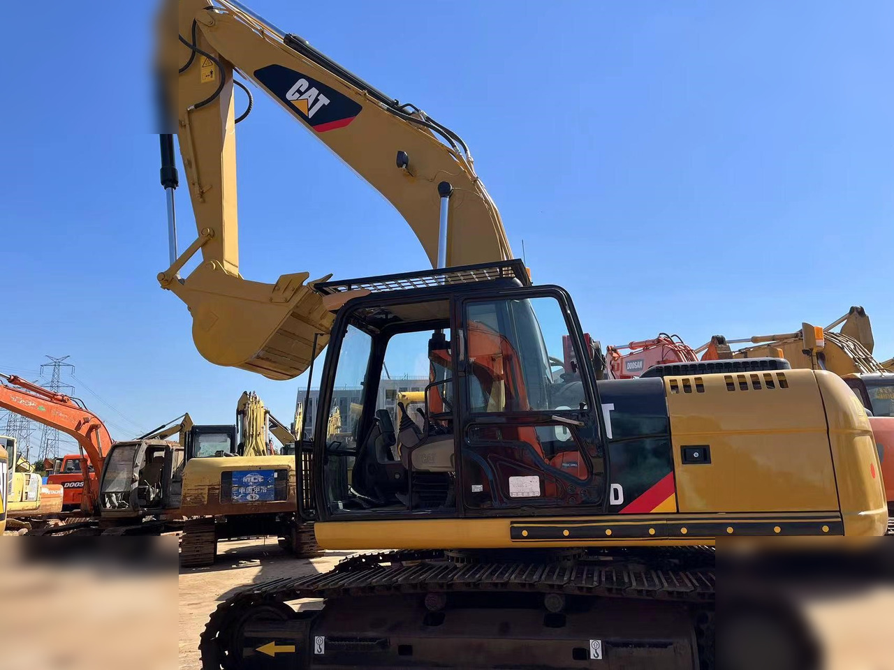 CATERPILLAR 320D - Crawler excavator: picture 1 CATERPILLAR 320D - Crawler excavator: picture 1