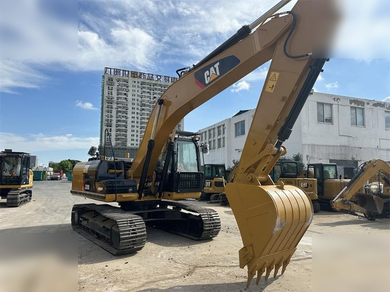 CATERPILLAR 320D - Crawler excavator: picture 3 CATERPILLAR 320D - Crawler excavator: picture 3