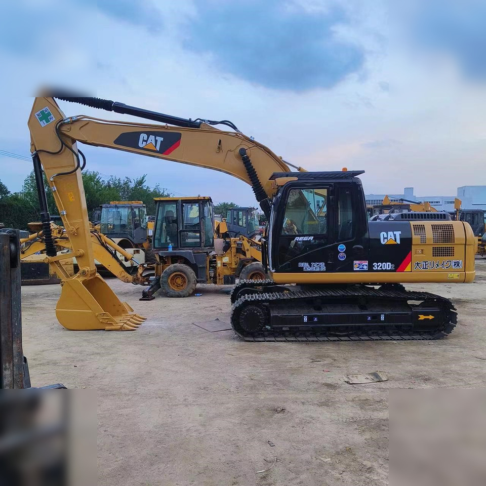 CATERPILLAR 320D2 - Crawler excavator: picture 1 CATERPILLAR 320D2 - Crawler excavator: picture 1