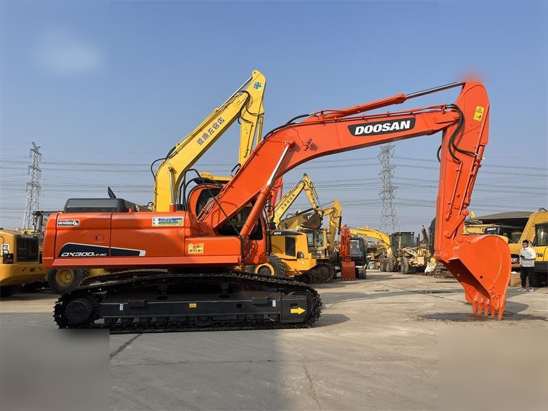 DOOSAN DX300 LC-9C - Crawler excavator: picture 2 DOOSAN DX300 LC-9C - Crawler excavator: picture 2