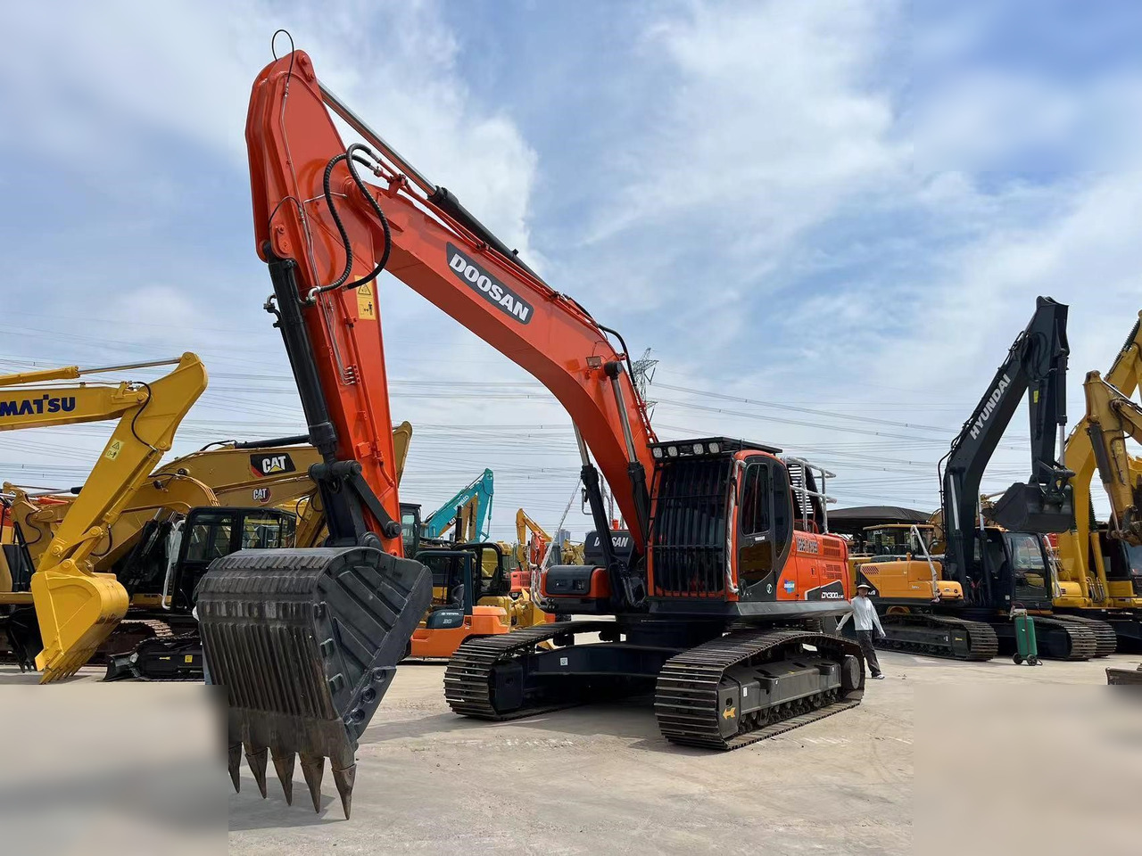 DOOSAN DX300 LCA - Crawler excavator: picture 3 DOOSAN DX300 LCA - Crawler excavator: picture 3
