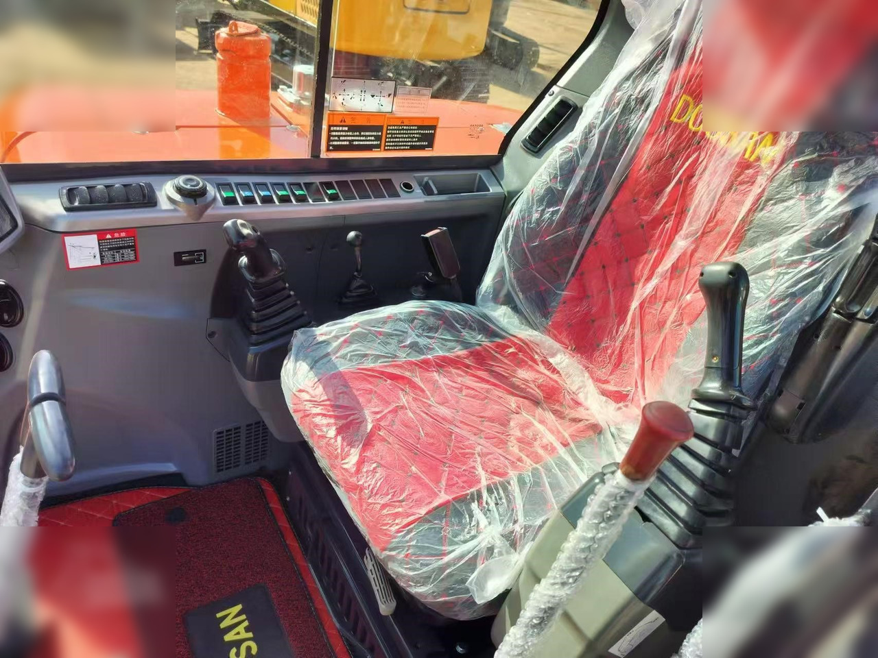 Crawler excavator DOOSAN DX60-9C: picture 7