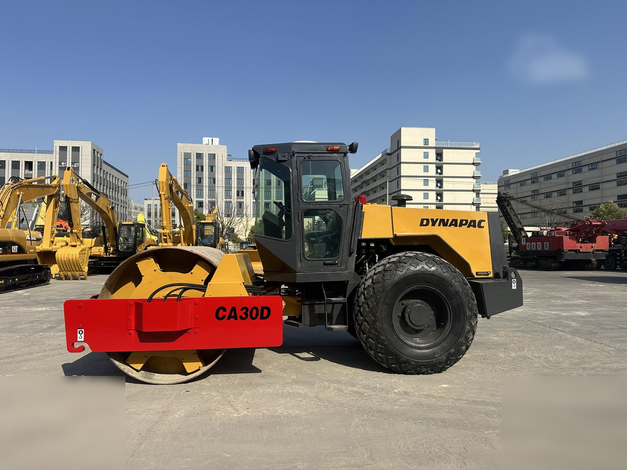 DYNAPAC CA30D - Roller: picture 1 DYNAPAC CA30D - Roller: picture 1
